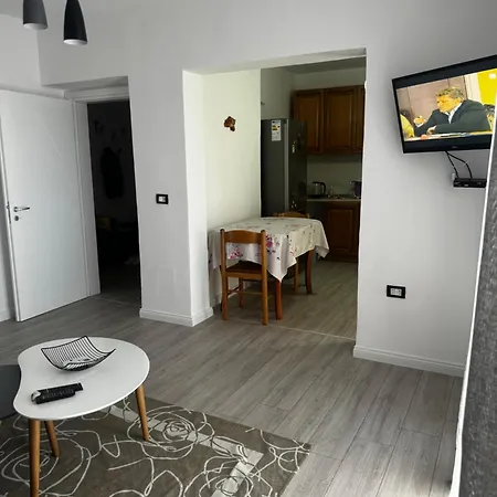 Luna Apartman *
